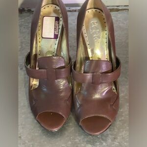 #156 BCBG Brown Leather Heels Size 9.5